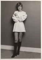 Cilla Black Models In 1970s White Mini Dress Glamour Press Photo - Photographs