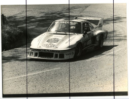 PHOTOGRAPHIE .Automobile, Ancienne. Voiture PORCHE En Pleine Course , équipée Aménagée  Pour La Circonstance, Michelin - Auto's