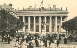 44 - Nantes - La Bourse Et La Place Duguay-Trouin - Animée - CPA - Voir Scans Recto-Verso - Nantes