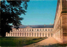 27 - Le Bec Hellouin - L'Abbaye - Cour De France - CPM - Voir Scans Recto-Verso - Other & Unclassified