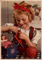 H2653 - Porträt Kleines Mädchen Beim Stricken Mit Puppe Spielzeug - Verlag Carl Werner Reichenbach Seiffen - Portretten