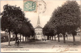 20869 Cpa 41 Lamotte Beuvron - Place De L'Eglise - Lamotte Beuvron