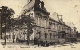 RPERNAY  Le Palais De Justice Animée RV - Epernay