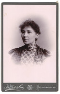 Photo Hellis & Sons, London, 30, Clapham Road, Junge Dame In Hübscher Kleidung  - Anonymous Persons