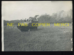 GUERRE 14/18 - MANOEUVRES DE CHARS D'ASSAUT DANS LA MARNE - LES CHARS ATTAQUENT DEVANT L'INFANTERIE - TANK - BLINDE - Guerre, Militaire