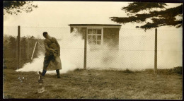 GAZ DE COMBAT - ANGLETERRE - EXPERIENCE POUR LA DEFENSE CONTRE LES GAZ - Guerre, Militaire