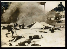 GAZ DE COMBAT - HONGRIE - EXERCICES DE DEFENSE PASSIVE JUIN 1935 - BOYS-SCOUTS - Guerre, Militaire