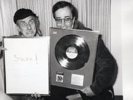 Spike Milligan The Last Goon Show Of All Silver Record LP Award Press Photo - Artistes