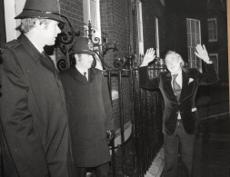 Spike Milligan Abolition Of The Battery Cage Downing Street Press Photo - Artistes