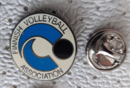 FINLAND SOUMI FINNISH Volleyball Federation Pin Badge - Voleibol