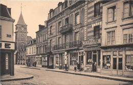 BEUZEVILLE - La Place Et L'Eglise - Autres & Non Classés