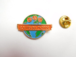 Beau Pin's En Relief , ATC Routes Du Monde : Résidences Vacances Et Voyages , Agence De Voyages à Paris - Sonstige & Ohne Zuordnung