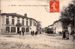 S16595 Cpa 31 Revel - Place Du Poids Public Et Avenue De Castelnaudary - Revel