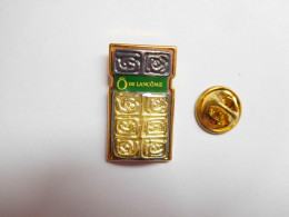 Delcampe - Superbe Pin's , Parfum Ô De Lancôme - Parfums