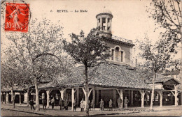 Delcampe - S16601 Cpa 31 Revel - La Halle - Revel