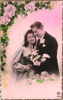 MARRIAGES, COUPLES, LOVERS, ELEGANT MAN AND WOMAN, GROOM AND BRIDE, ROSES, FLOWERS, FRANCE, POSTCARD - Noces