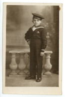 CARTE PHOTO Enfant Marin Béret Du H.M.S. DORIS Bateau Navire De Guerre Croiseur Cruiser Ph. PONS à CHAMPAGNE SUR SEINE - Champagne Sur Seine