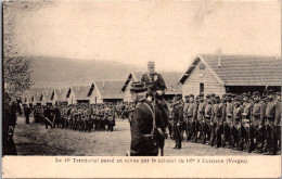 S16615 Cpa 88 Le 43e Territorial Passé En Revue Par Le Colonel Du 149e à Corcieux - Altri & Non Classificati