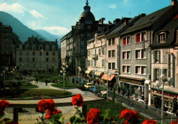 CPM - Le MONT DORE - Place Du Panthéon - Edition André - Le Mont Dore