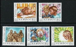 ● LUXEMBOURG 1985  CARITAS  Natività  N.1088 / 92 ** ️ Serie Completa ️ Cat. 14,50 € ️ Lotto N. 417 ️ - Nuovi