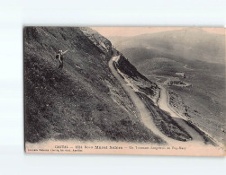 Route De Murat à Salers, Un Tournant Dangereux Au Puy Mary - Très Bon état - Autres & Non Classés