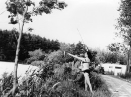 Téteghem , Uxem ... , Bonne Pêche (fille En Bikini Au Bord De L'eau ; Photo N° H 26 Marcel Guilbaut Lambersart - Altri & Non Classificati