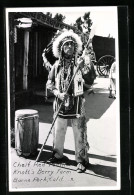 AK Buena Park, Calif., Indianer Cherif Red Feather, Knott`s Berry Farm  - Native Americans