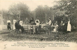 59 - Lille - Maison D'Hydrothérapie Et De Convalescence D'Esquermes - Au Tennis , L'heure Du Thé - Animée - CPA - Voir S - Lille