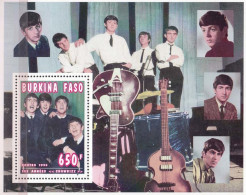 BURKINA FASO Les Beatles. Yvert Bloc De Luxe Du N° 949 ** MNH. Neuf Sans Charniere - Singers