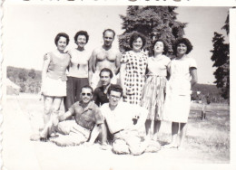 Old Real Original Photo - Naked Man Men Women Posing - 1962 Voden- Ca. 8.5x6 Cm - Anonyme Personen