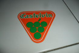 AUTOCOLLANT  PUB  CASTELVIN - Stickers
