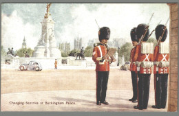 CPA - Royaume Uni - Changing Sentries At Buckingham Palace - Unclassified