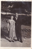 Old Real Original Photo - Man Woman In The Park - Ca. 8.5x6 Cm - Anonyme Personen