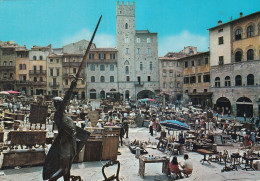 Arezzo Piazza Vasari Fiera Antiquaria - Arezzo