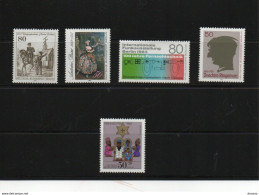 BERLIN 1983 Yvert 654 + 661- 663 + 668 NEUF**MNH Cote : 10,70 Euros - Ongebruikt