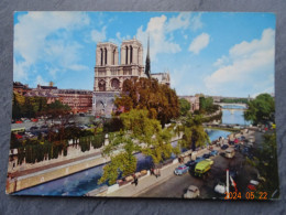 LA CATHEDRALE NOTRE DAME - Notre Dame Von Paris