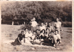 Old Real Original Photo - Men Women Having Picnic - Photo Studio Shishnov Burgas - Ca. 8.5x6 Cm - Personnes Anonymes