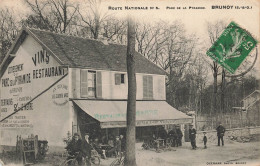 BRUNOY - Route Nationale N°5, Place De La Pyramide. (carte Vendue En L'état) - Brunoy