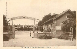 54 - Toul - Caserne Thouvenot - L'Entrée - Animée - Militaria - Soldats - Correspondance - Voyagée En 1939 - CPA - Voir  - Toul