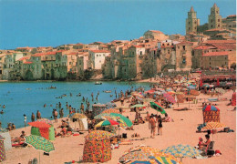 ITALIE - Palermo - Cefalu' - La Spiaggia - La Plage - The Beach - Animé - Parasols Et Serviettes De Bain - Carte Postale - Palermo