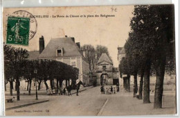 RICHELIEU PORTE DE CHINON ET PLACE DES RELIGIEUSES ANIMEE - Otros & Sin Clasificación