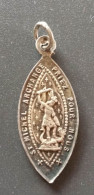 Pendentif Médaille Religieuse Argent 800 Fin XIXe "Saint Michel Terrassant Le Dragon / Le Mont Saint Michel" - Religion &  Esoterik