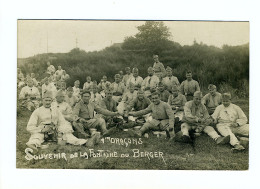 Carte Photo Militaire - Groupe De Militaires Du 1er Dragons - Souvenir De La Fontaine Du Berger - Characters