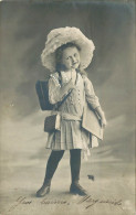 PORTRAIT ENFANT Fille écoliere     Artiste Grete REINWALD - Portretten