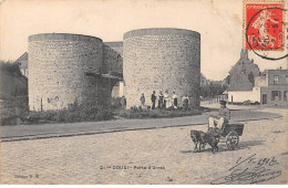 59 - DOUAI - SAN58460 - Porte D'Arras - Voiture à Chien - Pli - Douai