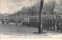 59 - DOUAI - SAN37610 - Pendant L'occupation - Place Du Barlet - Revue Des Troupes Allemandes - Douai