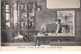 59 - N°111401 - Roubaix - Collège De Jeunes Filles - Le Cours De Sciences - Roubaix