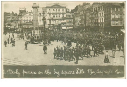 59.LILLE.n°22763.CP PHOTO.DAILY PARADE ON THE BIG SQUARE LILLE - Lille