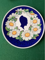 Royal Copenhagen Memorial Plate, Queen Margrethe II, April 16th April 1990 - Royal Copenhagen (DNK)
