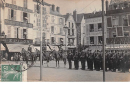 60 . N°52880. BEAUVAIS. CP PHOTO. - Beauvais